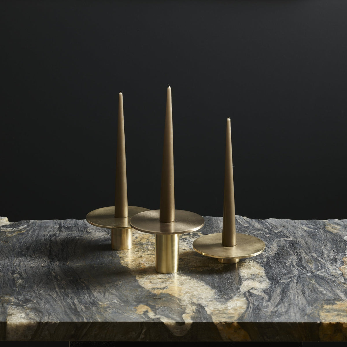 Bougeoir Eclipse en laiton, finition brossée